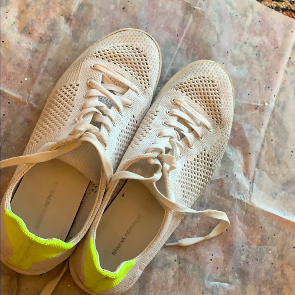 Shoe - Picture 1 of 3